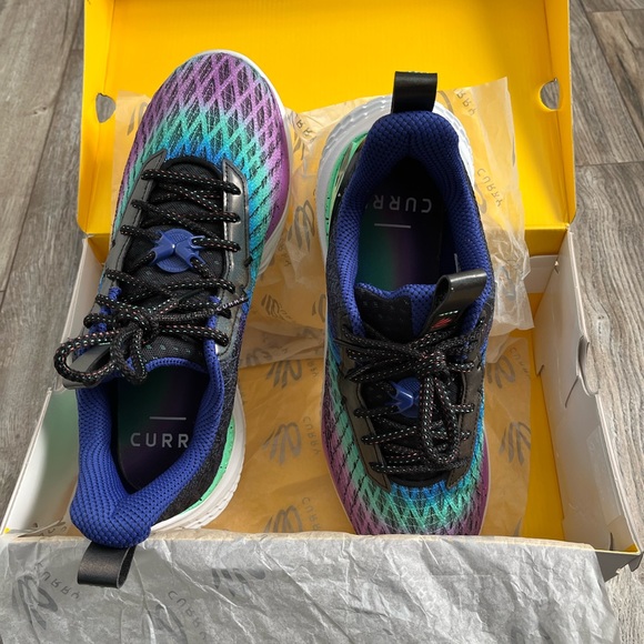 Curry Flow 10 - Picture 1 of 3